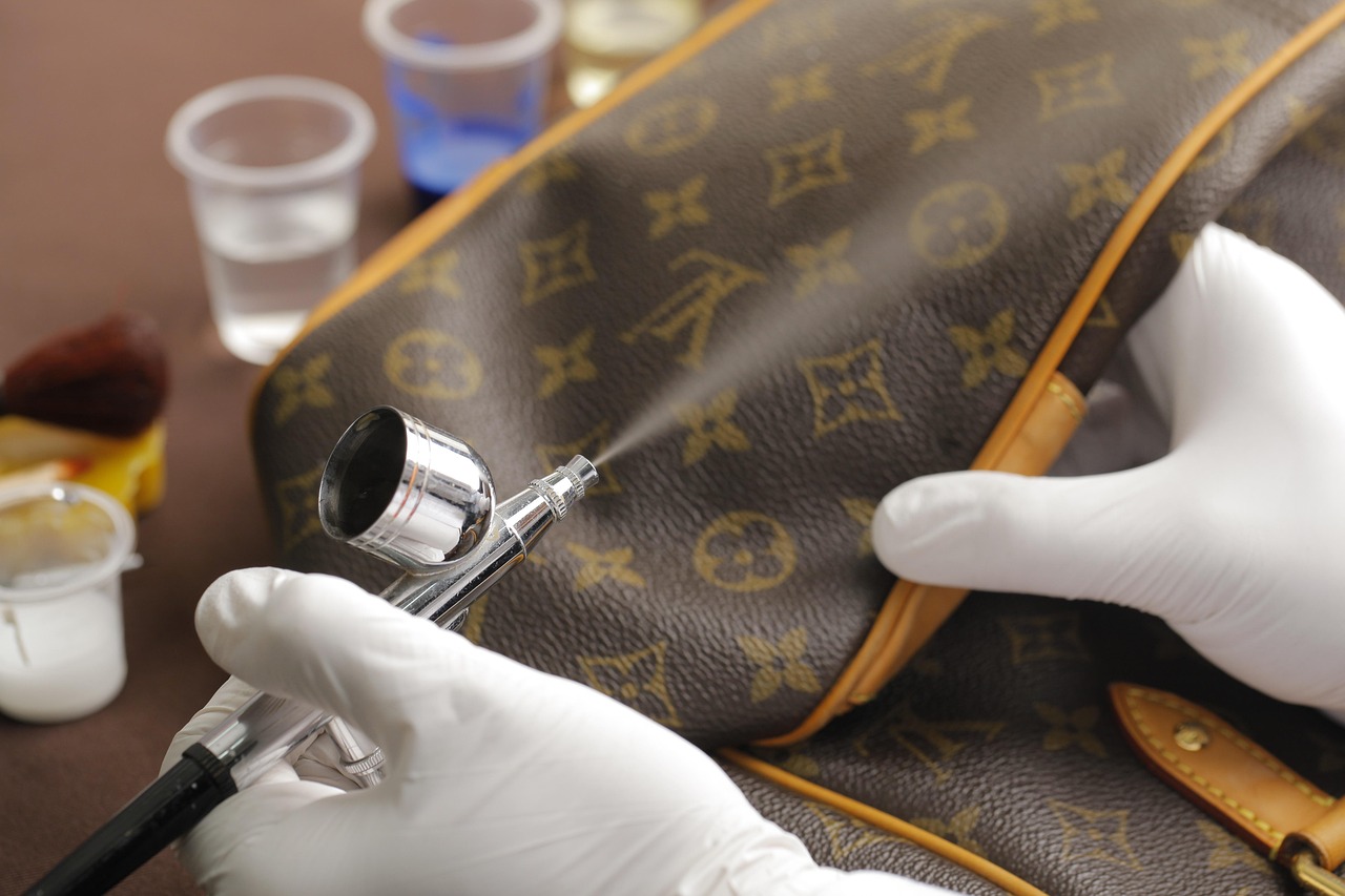 黄金与铂金婚戒对比，选择哪种更适合你？